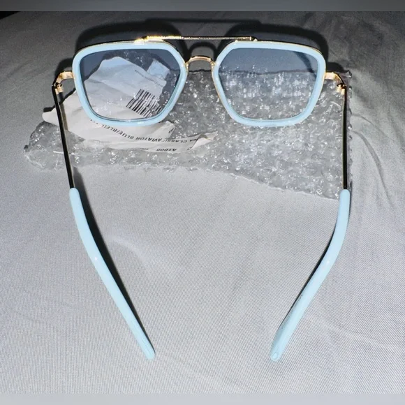 Free People Luna Classic Aviator Sunglasses ☁️ Cloud Blue 🩵 NWOT Sold Out Color - Picture 6 of 7